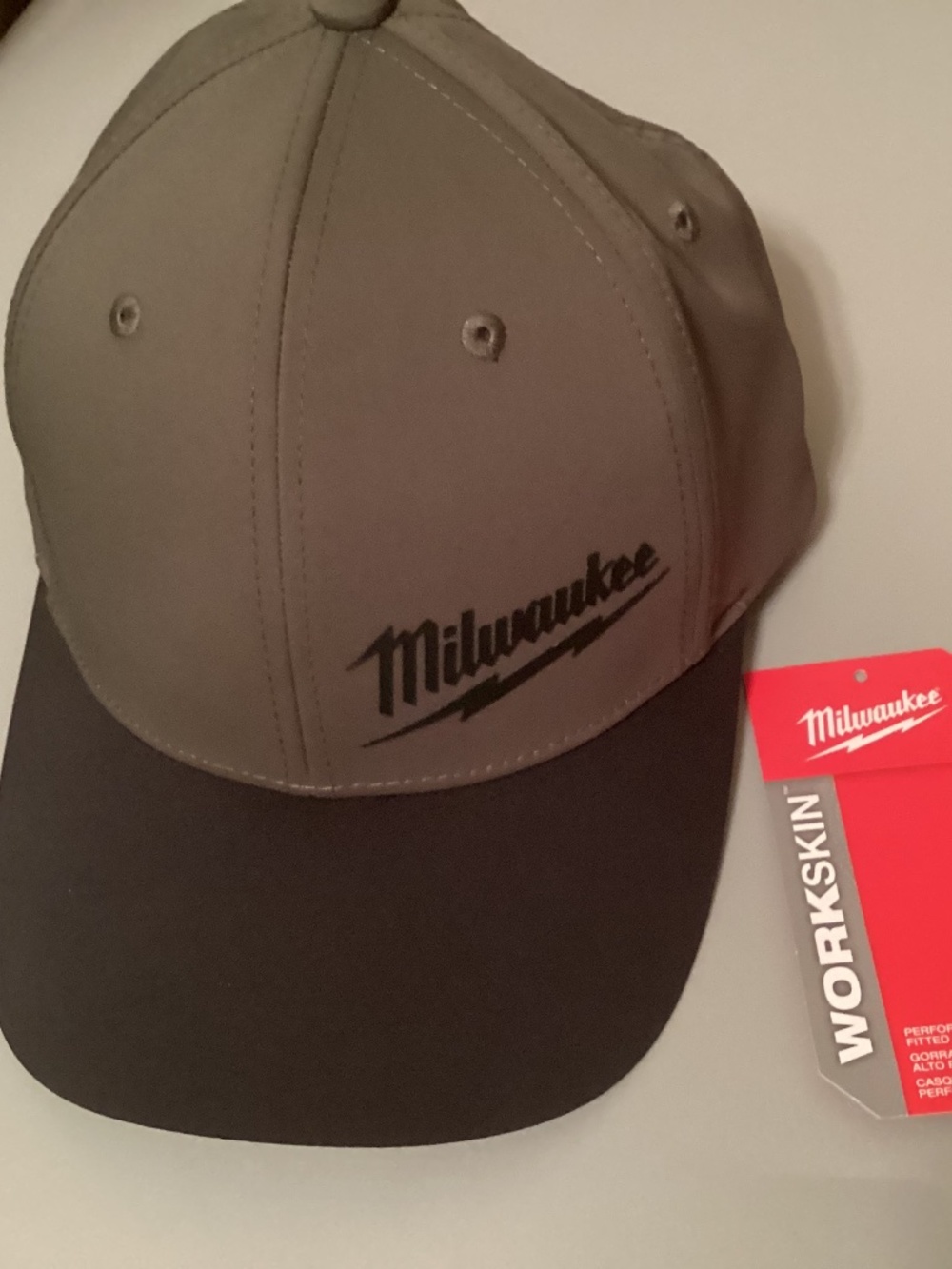 Milwaukee Workskin fitted hat (S/M)